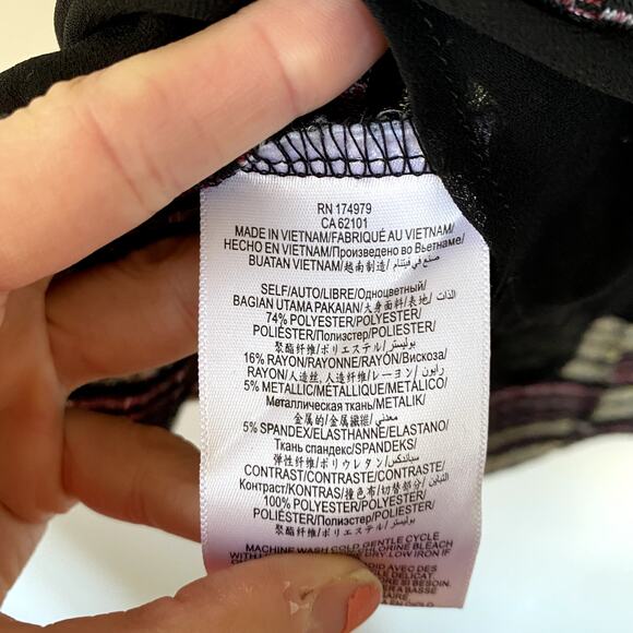 BCBGeneration Metallic Rib Striped Ruffle Hem Sleeveless Top - Picture 5 of 6